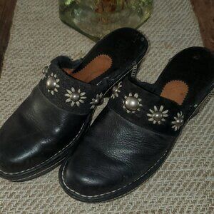 Ariat sz 10 womens  Western slides fun for fall or winter